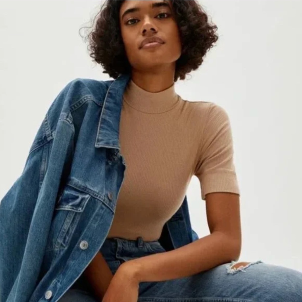 ♻Everlane Brown Tan Top Tee Super Soft Mock Neck Shirt Ribbed
